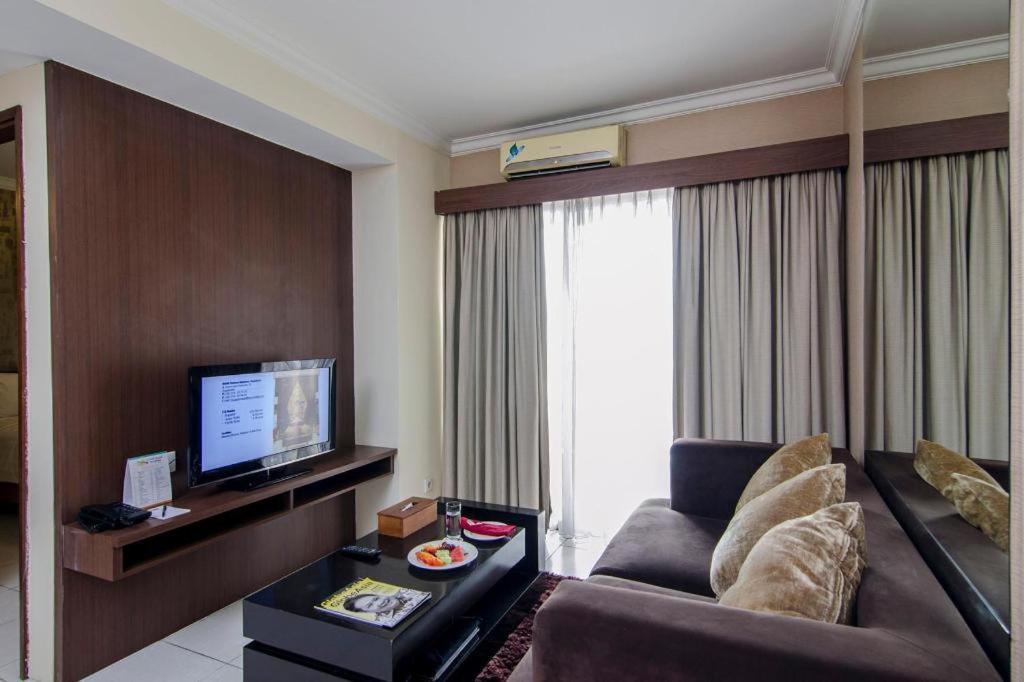Great Western Hotel & Resort Serpong - ทังเกอรัง ภายนอก รูปภาพ