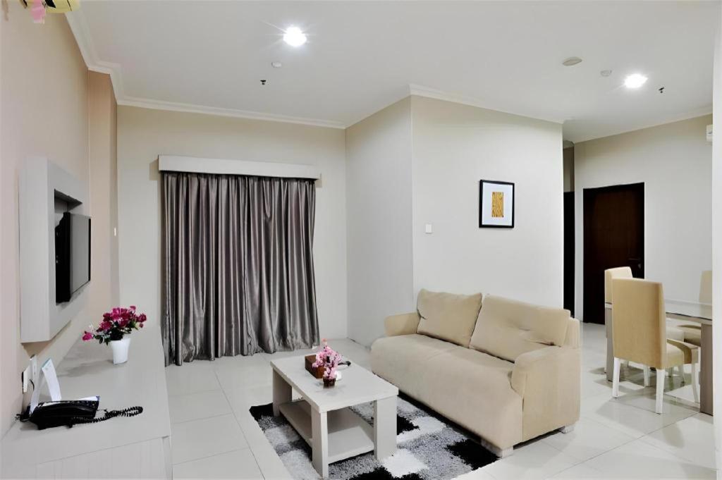Great Western Hotel & Resort Serpong - ทังเกอรัง ภายนอก รูปภาพ