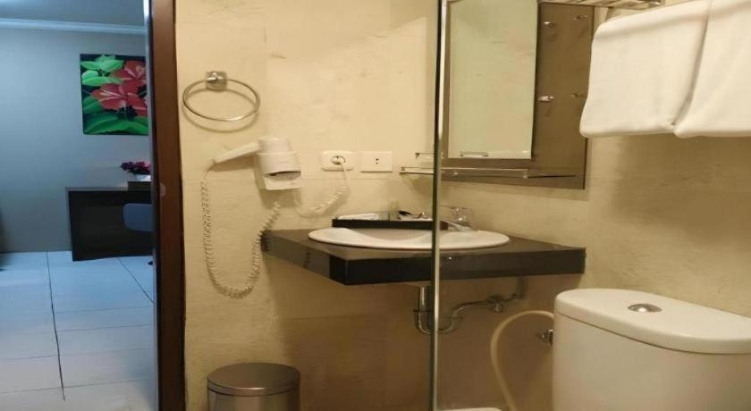 Great Western Hotel & Resort Serpong - ทังเกอรัง ภายนอก รูปภาพ